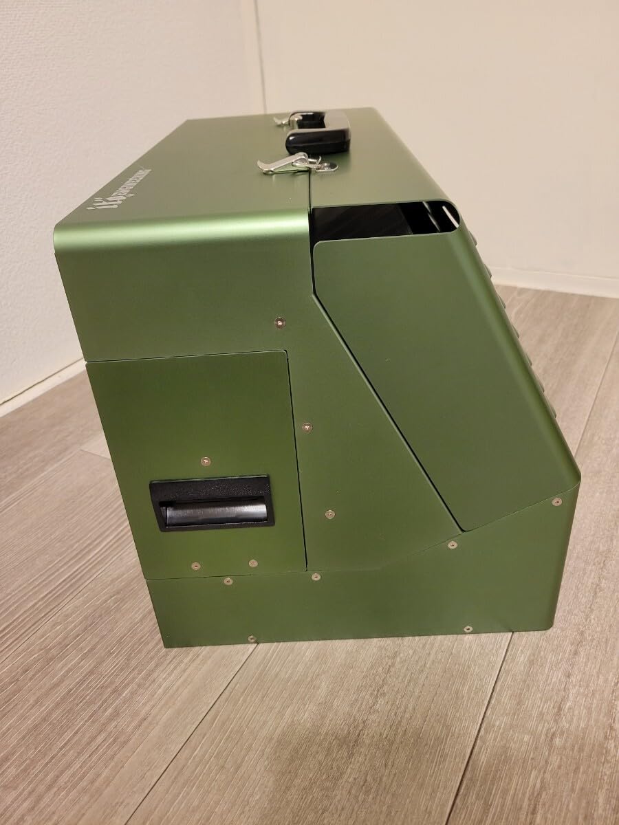 Megabass】レアカラーグリーンアサイラムタックルBOX